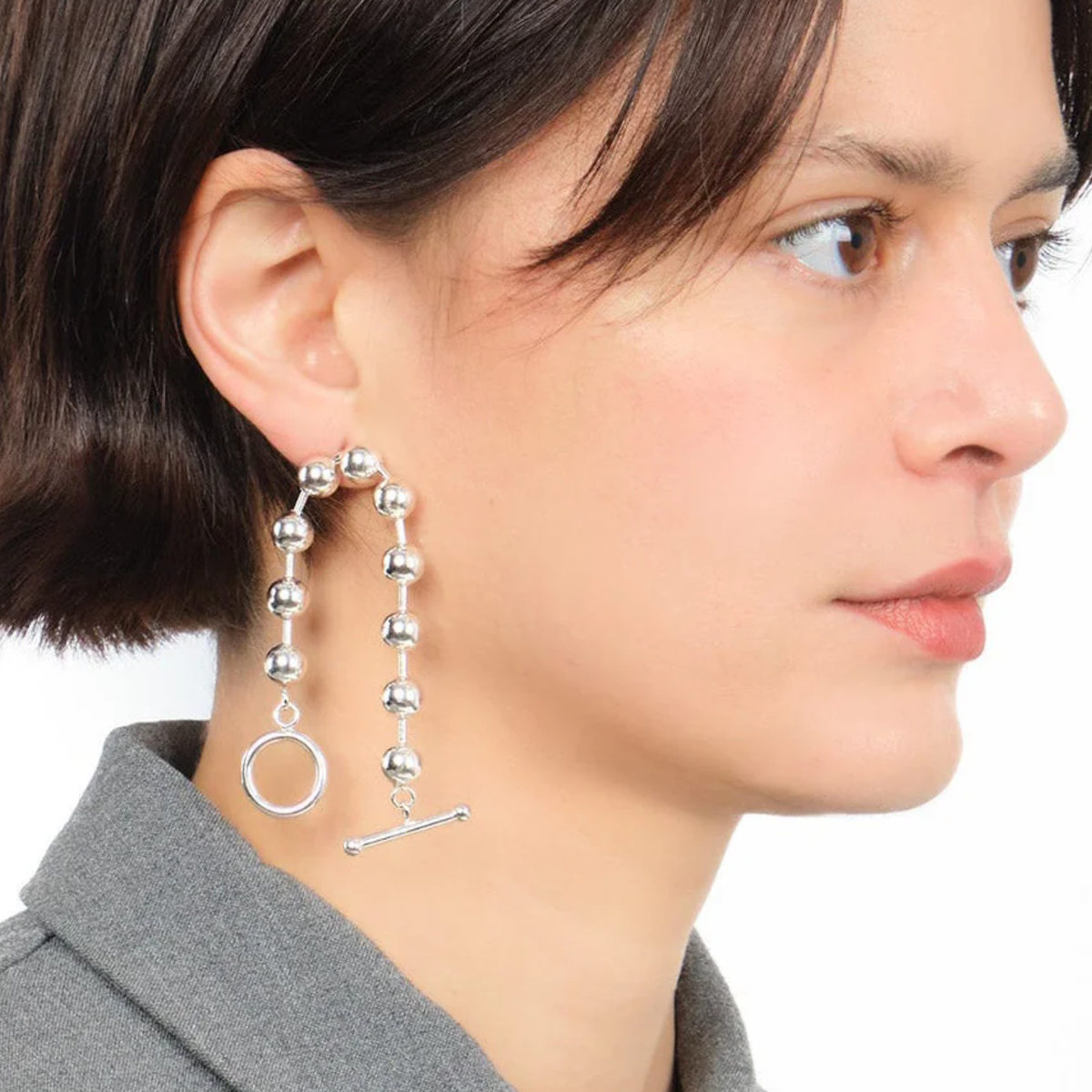 Boules Métalliques Mono Earring