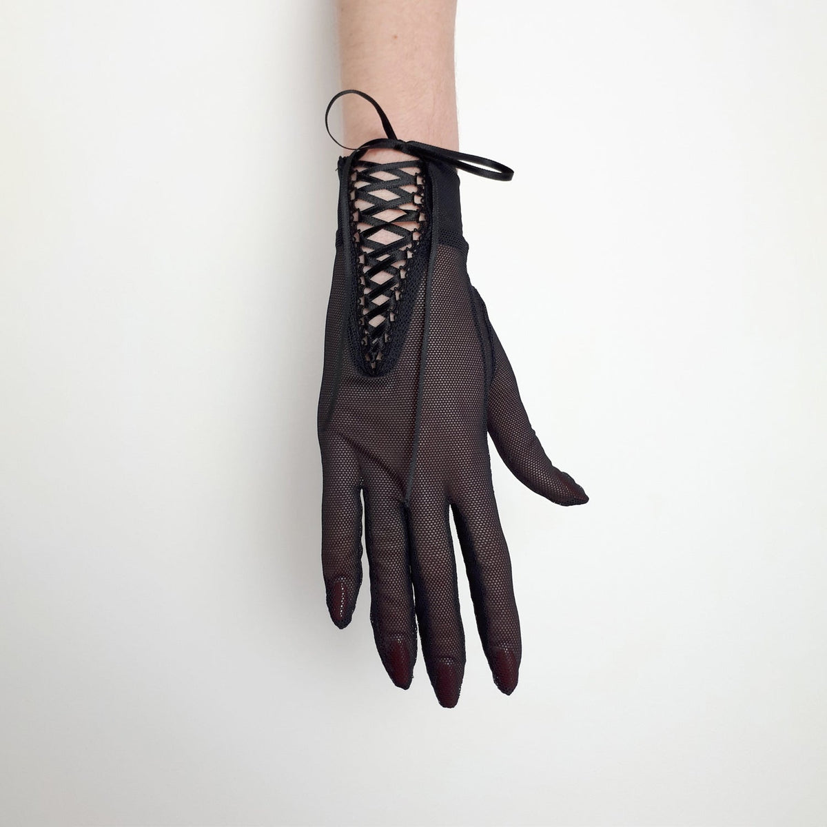 Vittoria Short Black Gloves